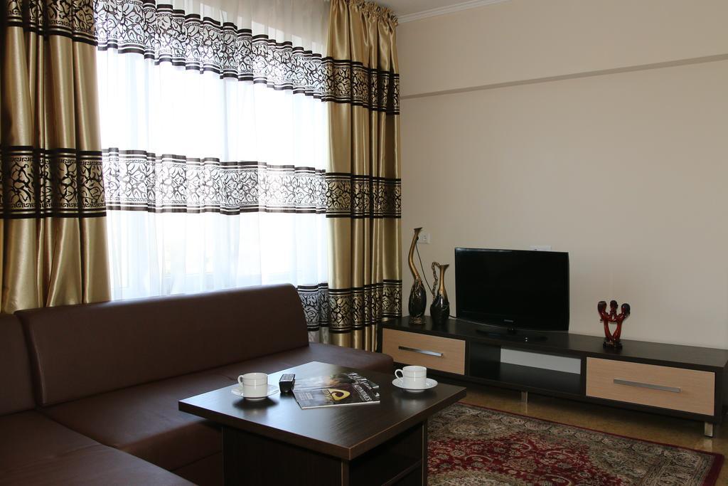Kausar Hotel Almaty Zimmer foto